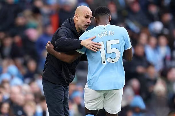 Reconstrucción defensiva: El trasfondo de la lucha por el título tras el debut de Gueyi